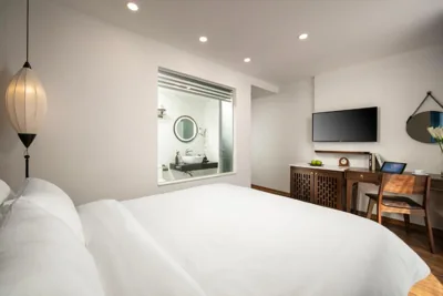 Deluxe Double or Twin Room with Balcony — Hanoi Exclusive Hotel